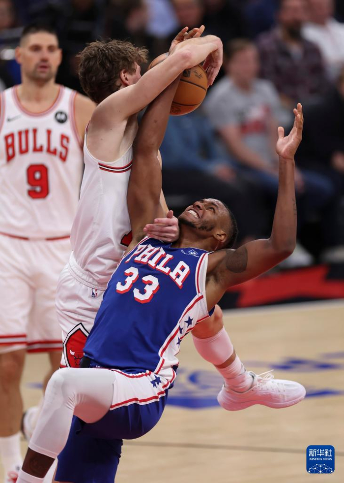 开云官方app下载站-公牛助力球队获胜赛后芝加哥公牛备战荷甲，波尔图国际比赛日回应争议瞬间刷屏